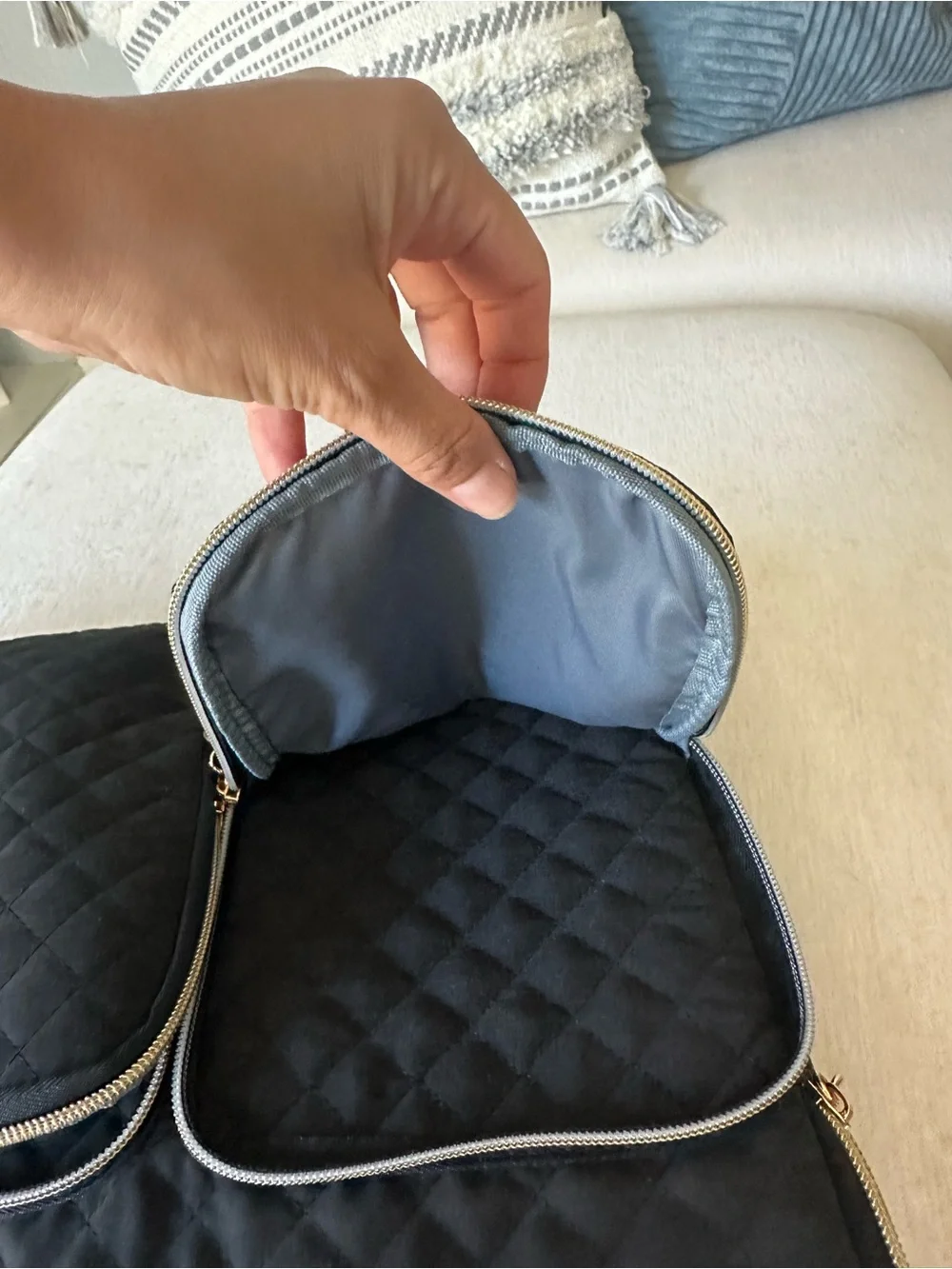 MOSISO Black Quilted Laptop Briefcase with Dual Front Pockets